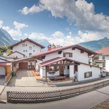 Holzerstubn Vakantiehuis *